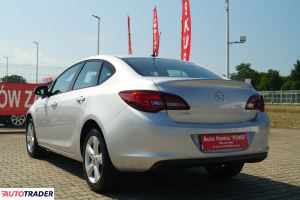 Opel Astra 2013 1.6 116 KM