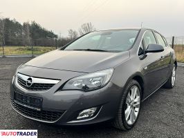 Opel Astra 2010 1.4 140 KM