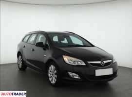 Opel Astra 2011 1.4 138 KM