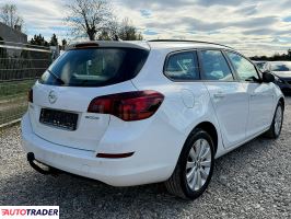 Opel Astra 2011 1.4 101 KM