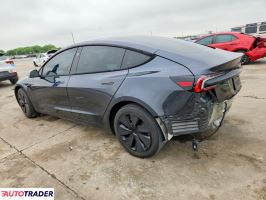 Tesla Model 3 2025