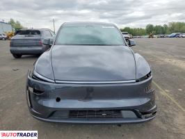 Tesla Model Y 2026