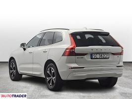 Volvo XC60 2022 2.0 197 KM