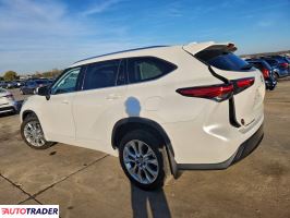 Toyota Highlander 2021 3