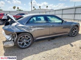 Chrysler 300C 2021 3