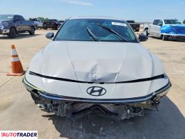Hyundai Elantra 2025 2