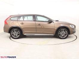 Volvo V60 Cross Country 2018 2.0 241 KM