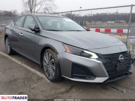 Nissan Altima - zobacz ofertę