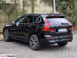 Volvo XC60 2021 2.0 197 KM