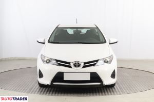 Toyota Auris 2015 1.4 88 KM Toyota Auris 2015 1.4 88 KM