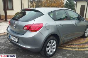 Opel Astra 2015 1.4 140 KM