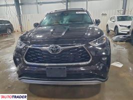 Toyota Highlander 2021 3