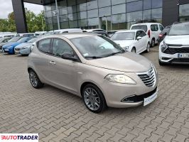 Lancia Ypsilon 2011 0.9 85 KM