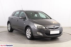 Opel Astra 2010 2.0 158 KM
