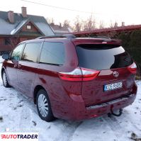 Toyota Sienna 2015 3.5 266 KM