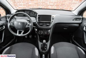 Peugeot 208 2015 1.2 82 KM