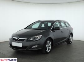 Opel Astra 2011 1.4 138 KM