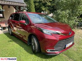 Toyota Sienna 2021 2.5 189 KM