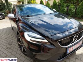 Volvo V40 2019 1.5 152 KM