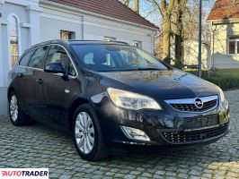 Opel Astra 2011 1.4 120 KM