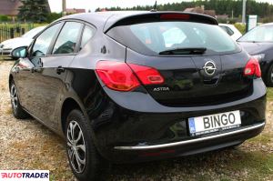 Opel Astra 2015 1.6 115 KM