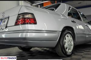 Mercedes E-klasa 1994 3.2 220 KM