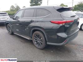 Toyota Highlander 2022 3