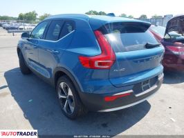 Volvo XC40 2025 2