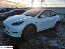 Tesla Model Y - zobacz ofertę