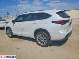 Toyota Highlander 2022 3