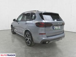 BMW X5 2023 3.0 286 KM