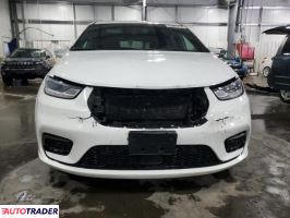 Chrysler Pacifica 2022 3