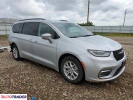 Chrysler Pacifica 2022 3