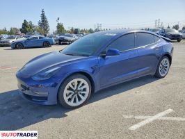 Tesla Model 3 - zobacz ofertę