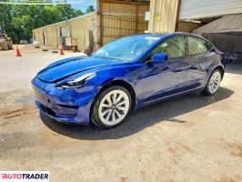 Tesla Model 3 - zobacz ofertę