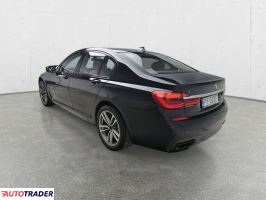 BMW 750 2017 4.4 449 KM