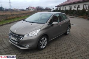 Peugeot 208 2012 1.2 82 KM