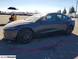 Tesla Model 3 - zobacz ofertę