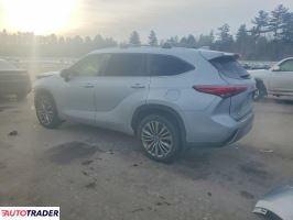 Toyota Highlander 2022 3