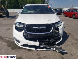 Chrysler Pacifica 2024 3
