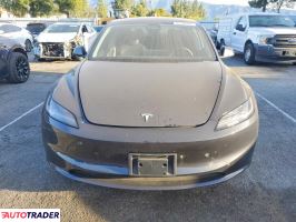 Tesla Model 3 2024