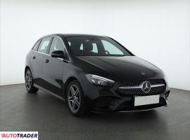 Mercedes B-klasa 2020 1.3 214 KM