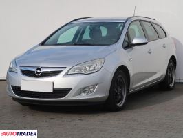 Opel Astra 2011 1.4 138 KM