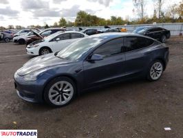 Tesla Model 3 - zobacz ofertę