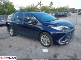 Toyota Sienna - zobacz ofertę