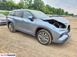 Toyota Highlander 2022 3