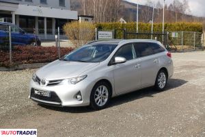 Toyota Auris 2014 1.4 90 KM