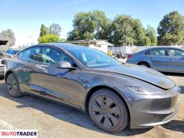Tesla Model 3 2025