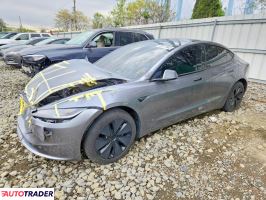 Tesla Model 3 - zobacz ofertę