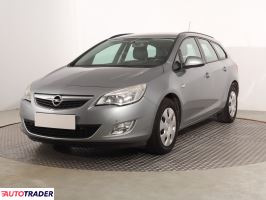 Opel Astra 2011 1.7 108 KM